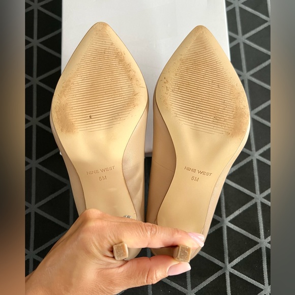Nine West women nude pumps size 5 heels pointed toe - Picture 5 of 6